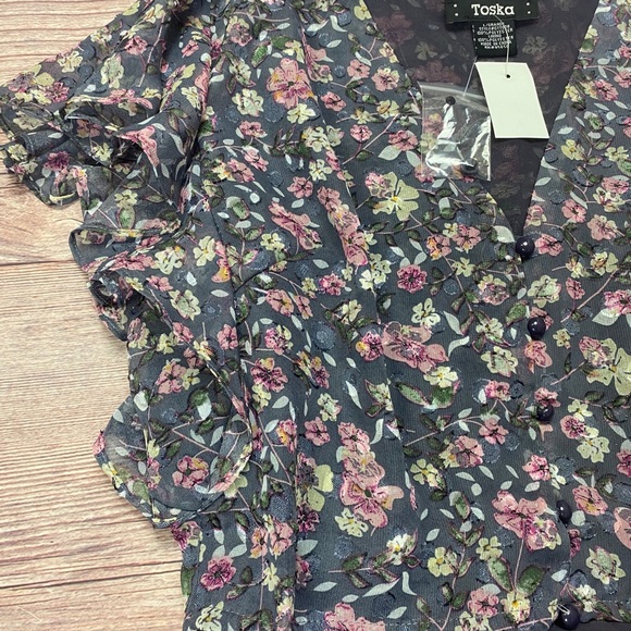 Floral cropped blouse; L - Picture 2 of 5